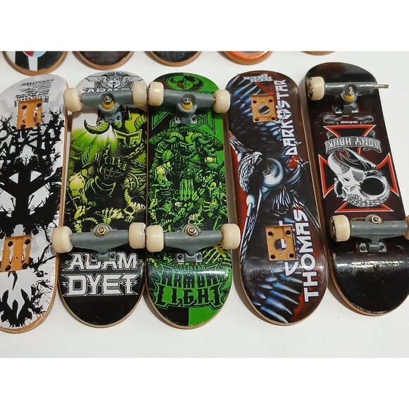 Tech Deck Lot of 14 Boards & Accessories & Ramps - Tony Hawk Skateboarding - Picture 3 of 13